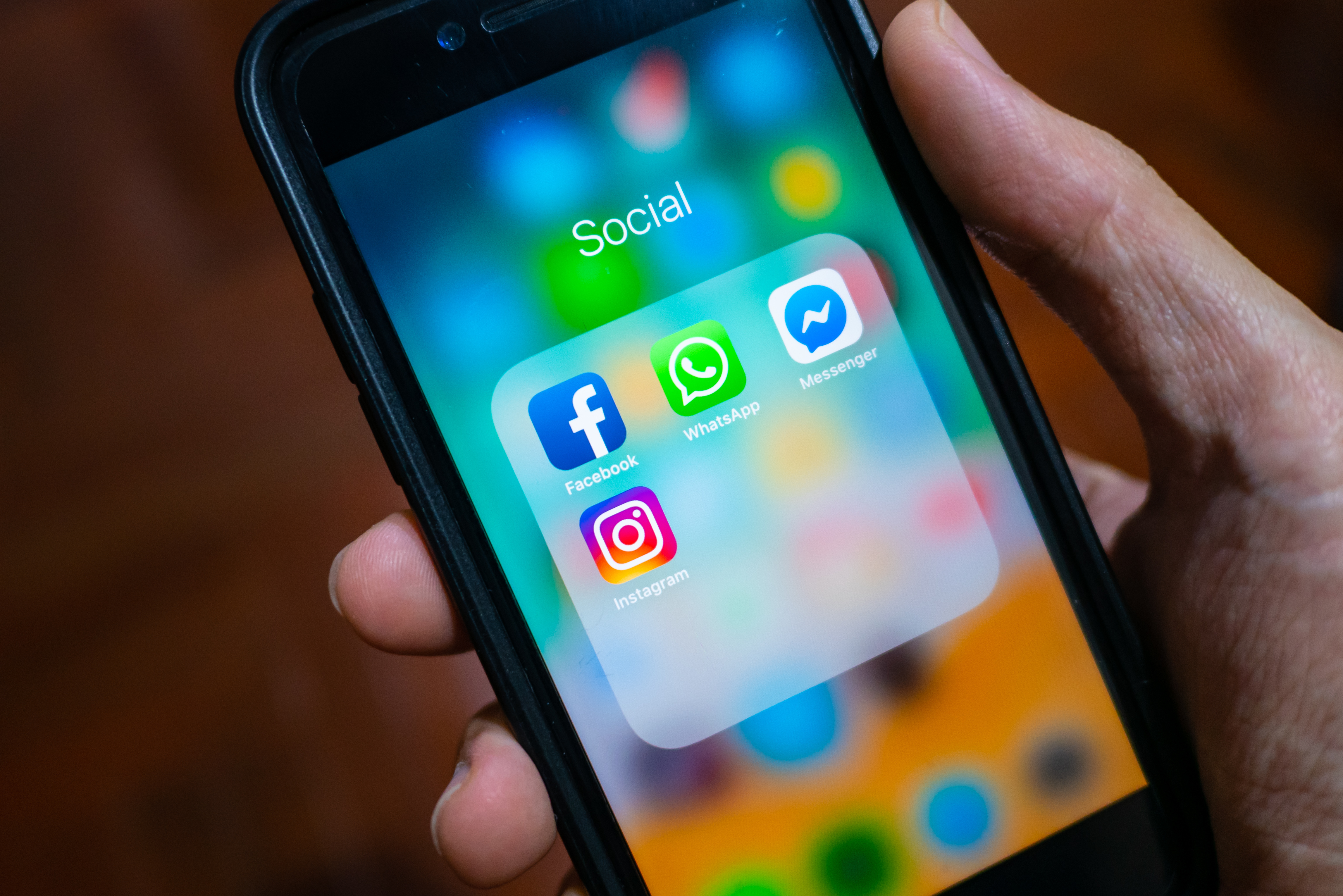 Facebook și Instagram vor dezactiva mai multe funcții. Cum vor fi afectați utilizatorii