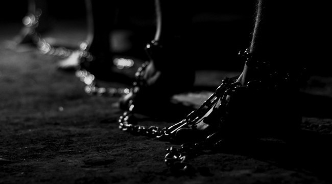 Un prinţ saudit este vizat de plângeri pentru sclavie modernă. ”Femeile dormeau pe podea”