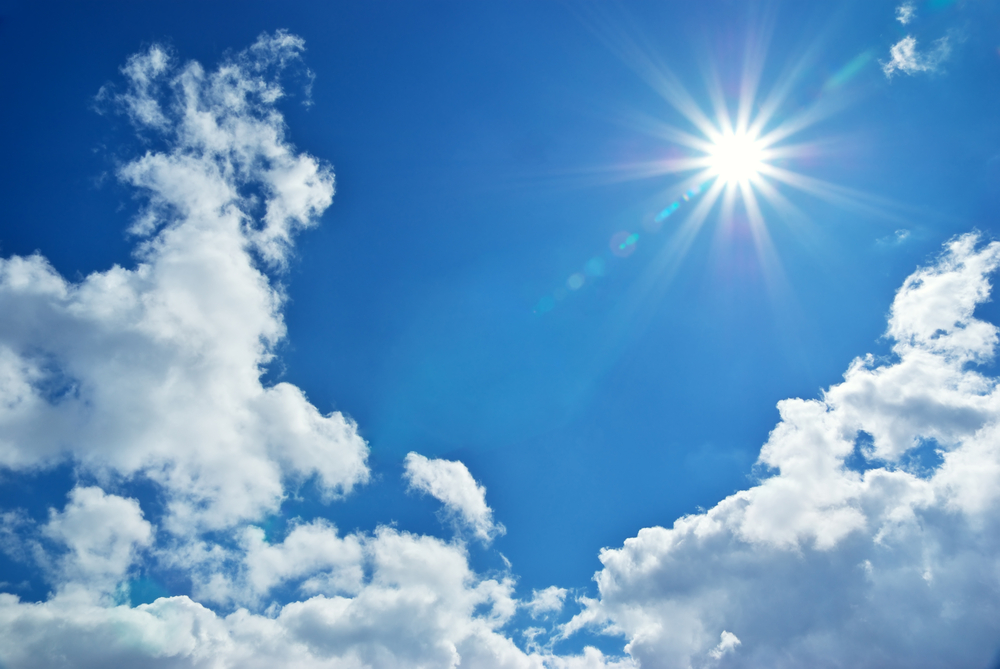 Zeci de produse pentru protecție solară cu substanțe cancerigene, descoperite în SUA