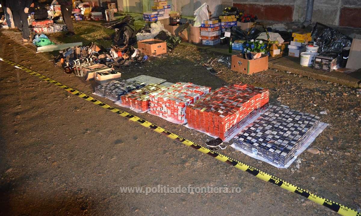 Mii de pachete de țigări de contrabandă ascunse în pitici de grădină, descoperite la Botoșani GALERIE FOTO - Imaginea 2