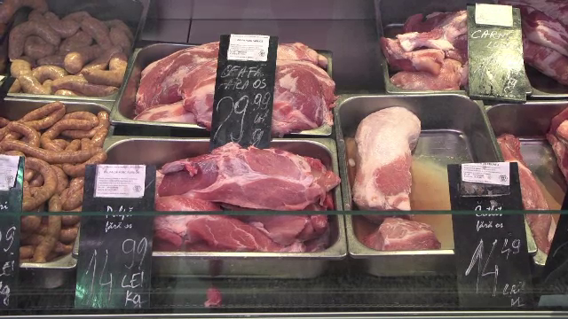 Fermierii români pot acoperi doar 20% din cererea de carne de porc în aceste săptămâni, din cauza pestei porcine
