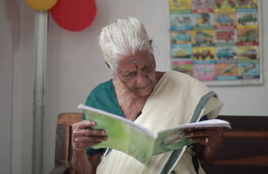 VIDEO. O femeie a învățat să scrie și să citească la vârsta de 104 ani