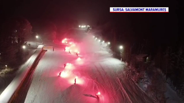 Spectacol cu torțe pe pârtia din Cavnic, la deschiderea oficială a sezonului de schi