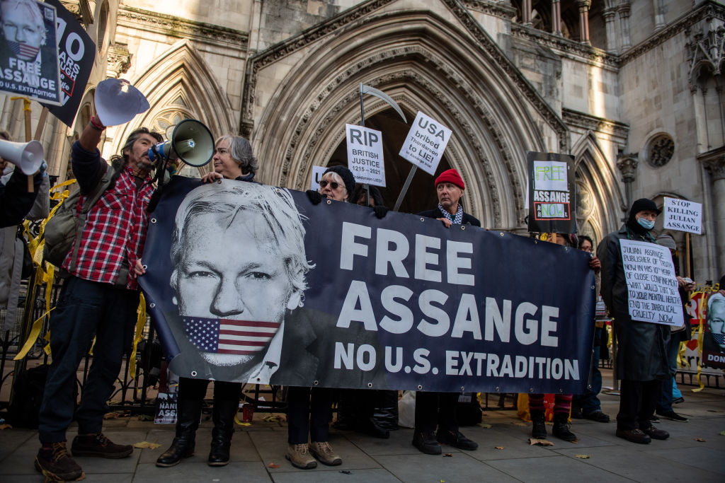 Julian Assange poate fi extrădat în SUA. Decizia a fost luată de o instanță din UK