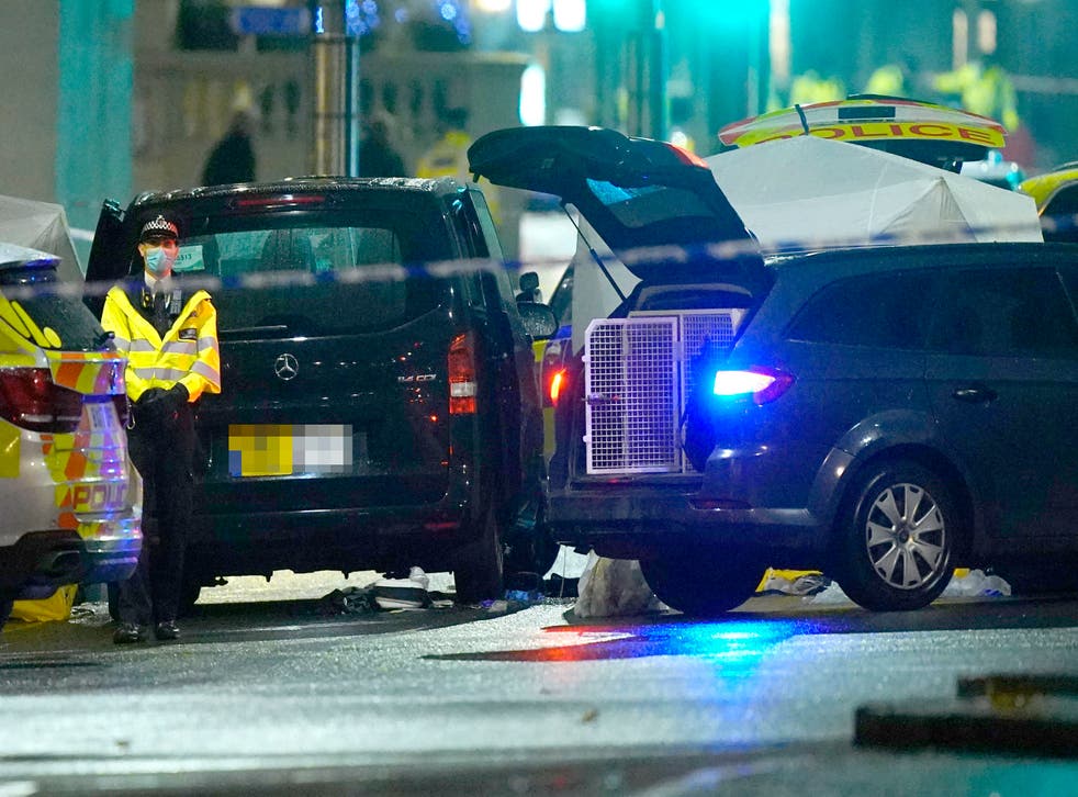 Un bărbat înarmat a fost ucis într-o confruntare cu poliția din Londra