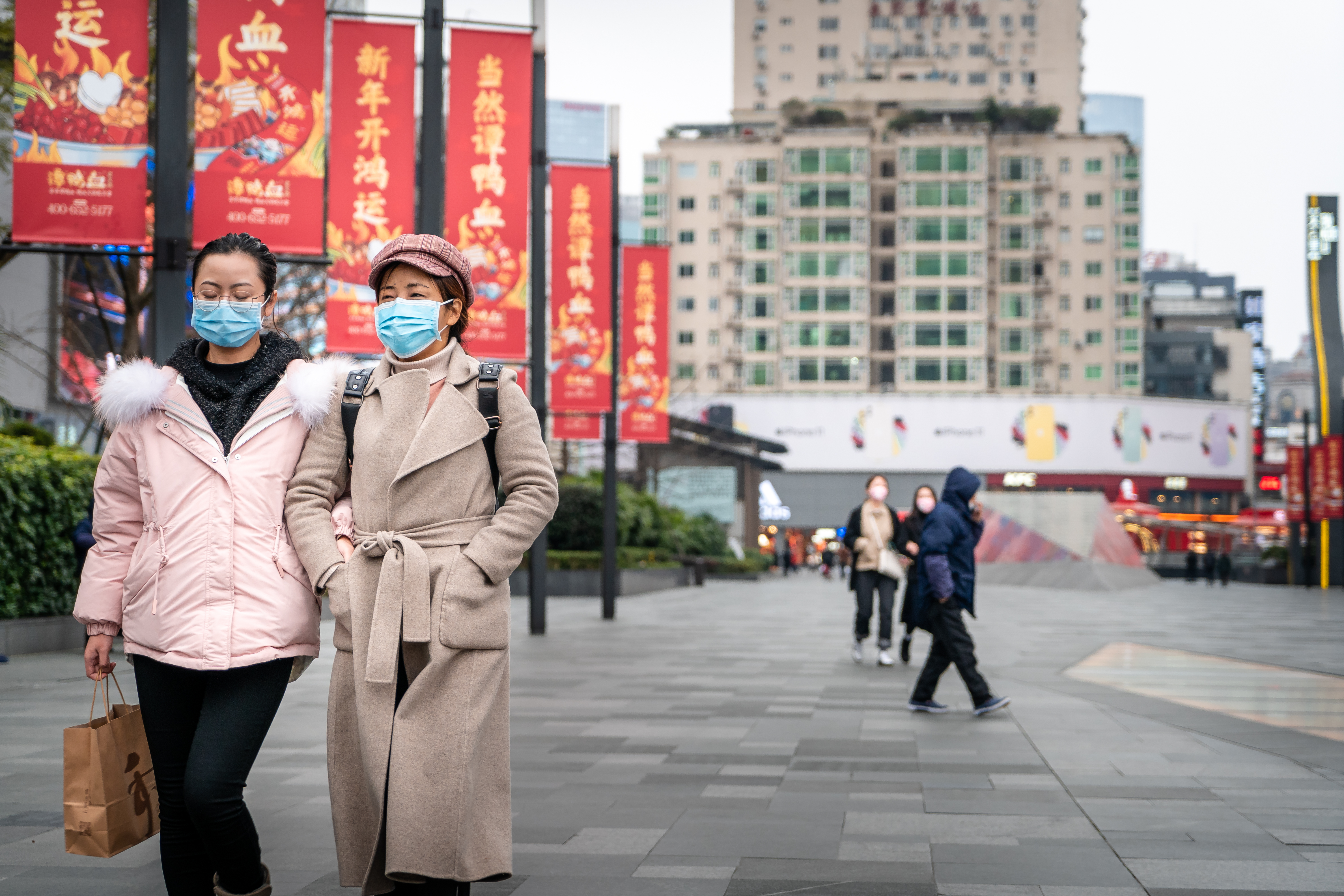 China izolează 13 milioane de oameni după 52 de cazuri de Covid 19