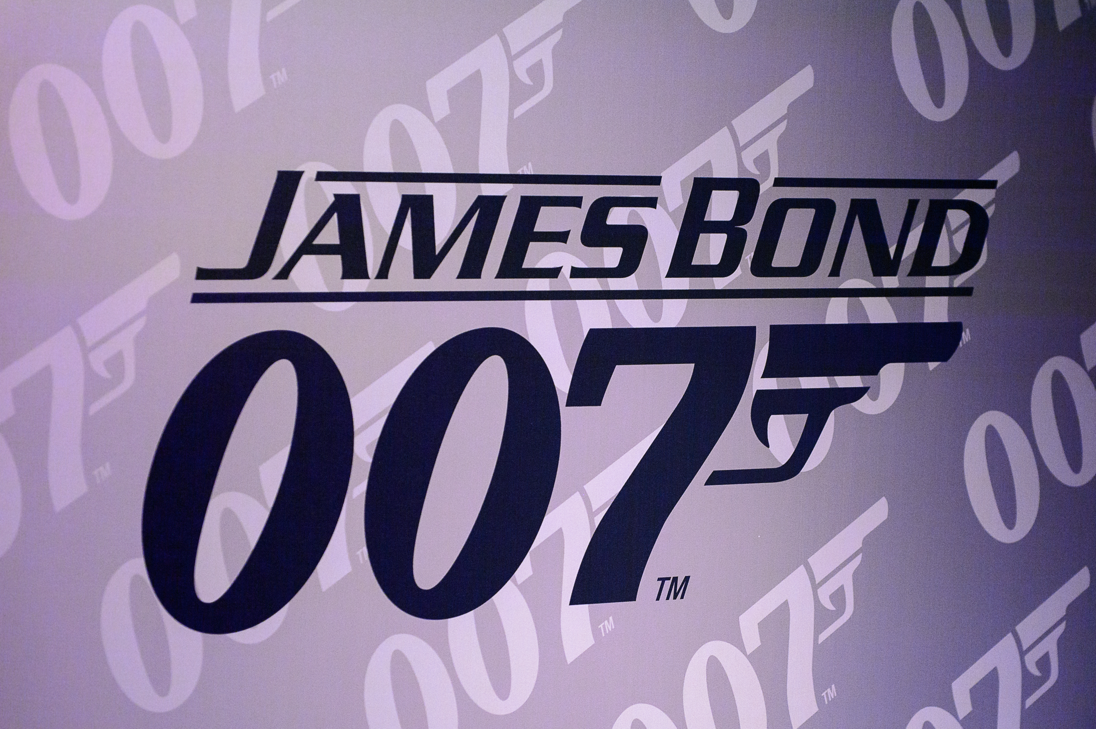 Următorul James Bond ar putea fi o persoană non-binară