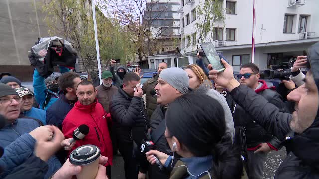 VIDEO. Incidente între jurnaliști și susținătorii lui Șoșoacă. Jandarmii au intervenit