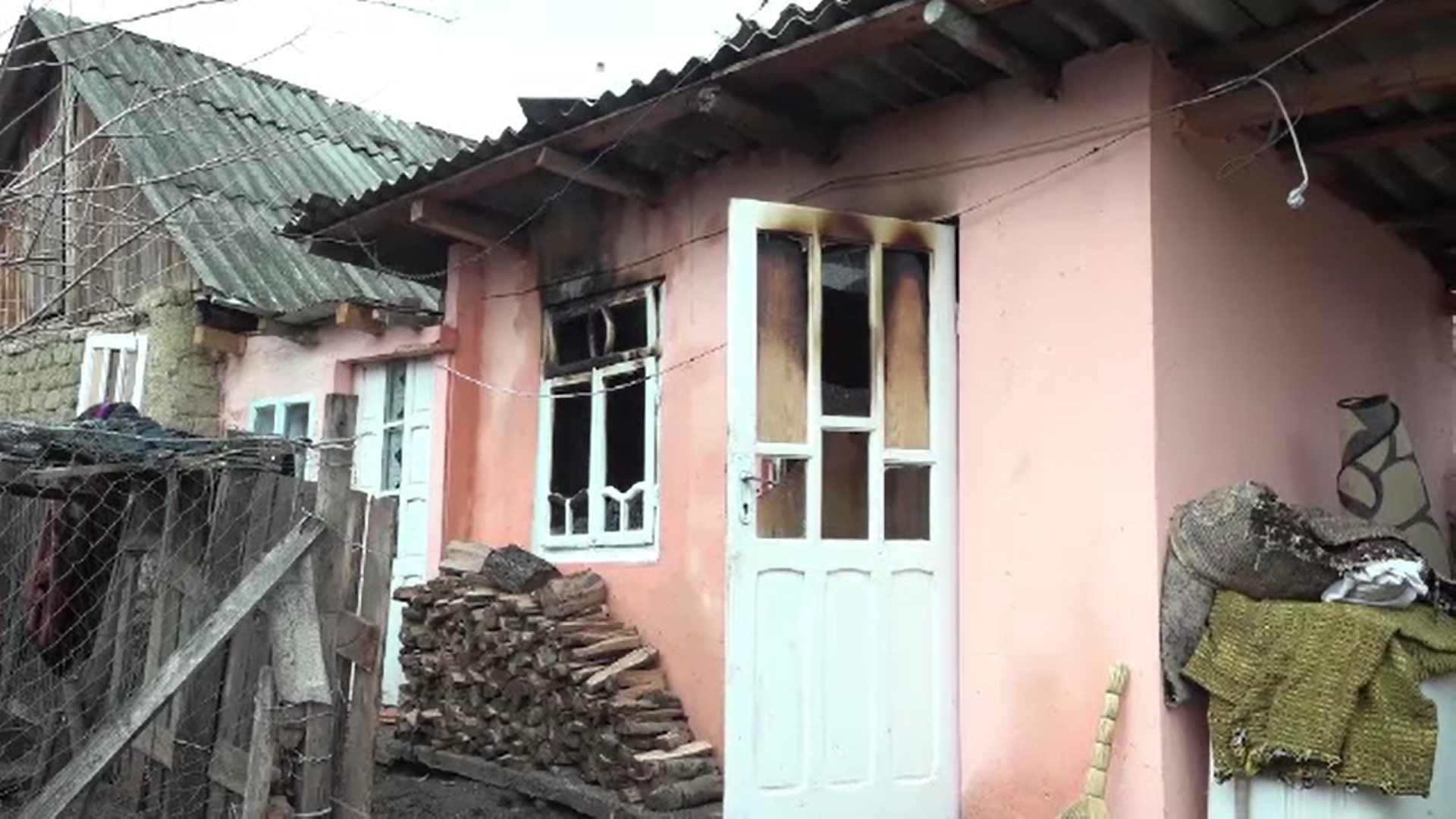 Un bărbat din Iași a murit intoxicat cu fum în timp ce familia lui împodobea bradul în altă încăpere