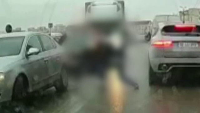 Șoferii care s-au luat la bătaie în plină stradă la Iași, printre mașini, au fost prinși. De la ce a pornit totul
