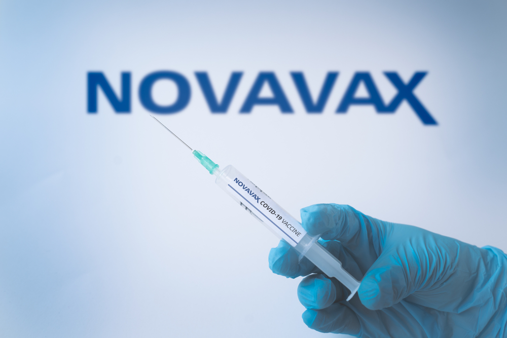 Un nou vaccin a fost autorizat în Europa. De ce este Novavax diferit de restul serurilor anti-Covid