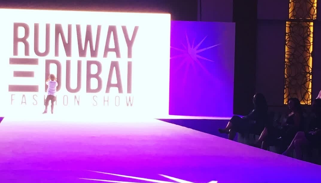 O elevă din București a câștigat concursul internaţional Fashion Runway Dubai 2021