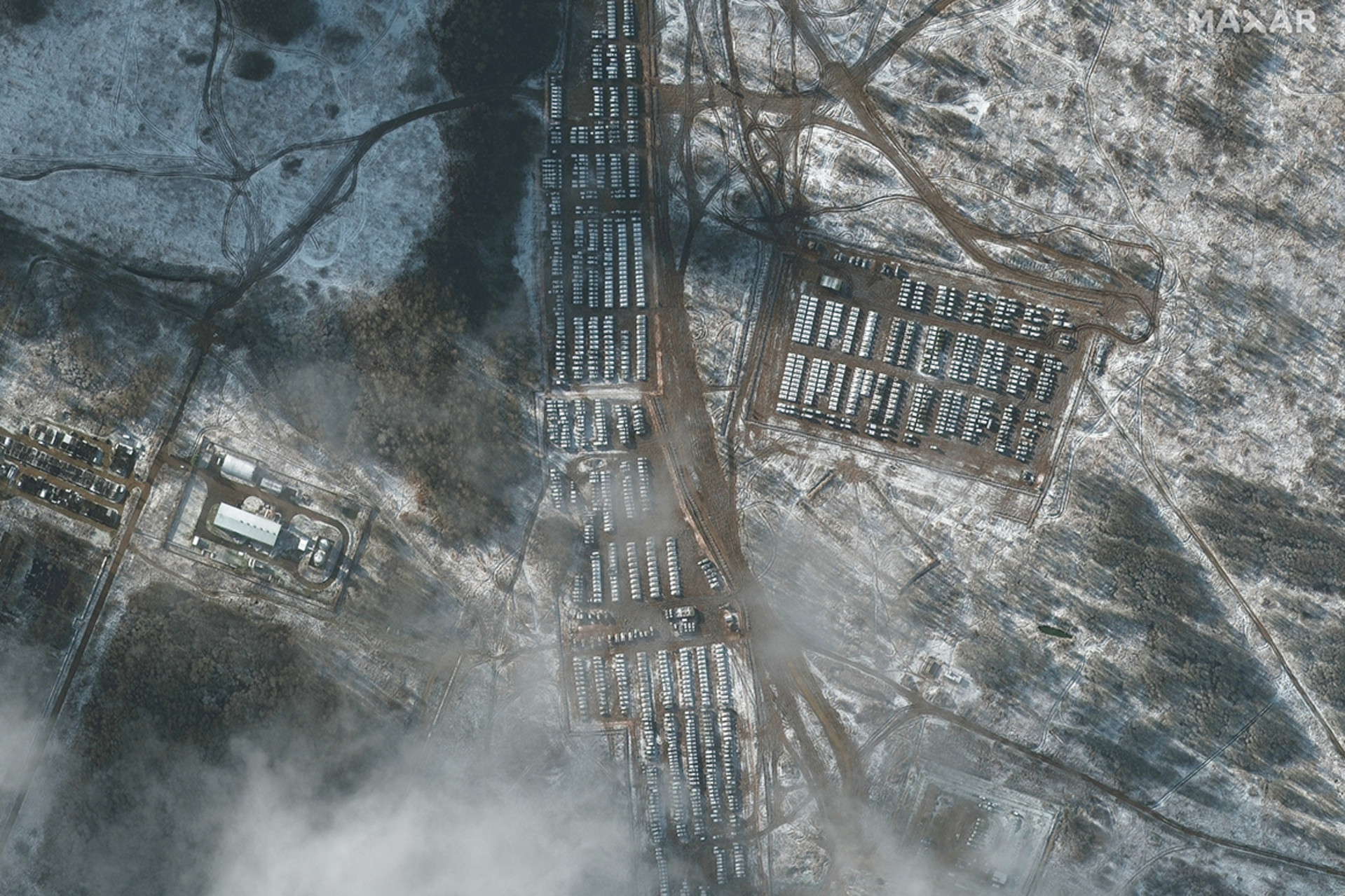 Noi imagini din satelit arată că Rusia continuă să-și consolideze forțele în apropiere de granița cu Ucraina