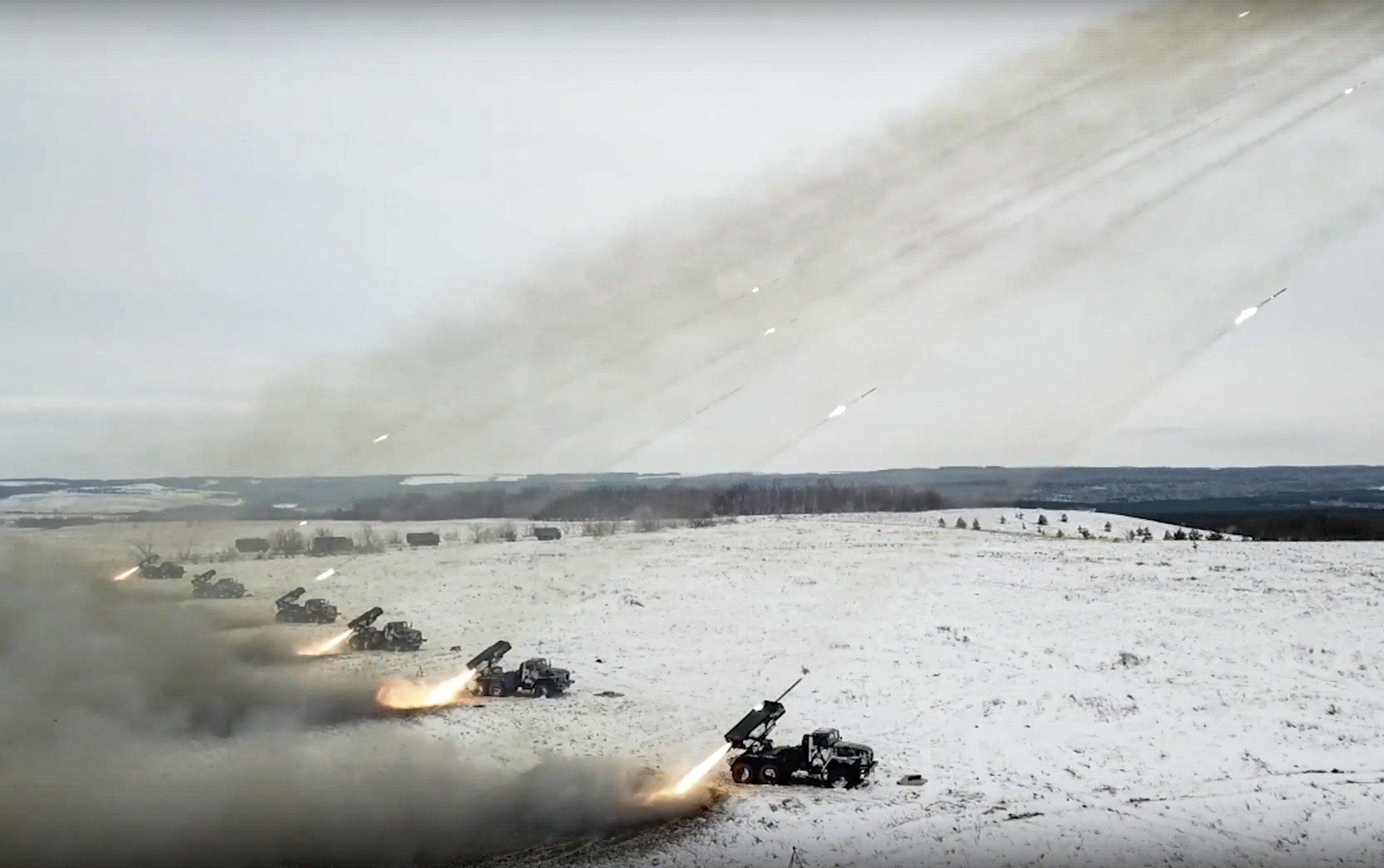 Rusia: Exerciţii militare în regiuni din apropierea frontierei cu Ucraina