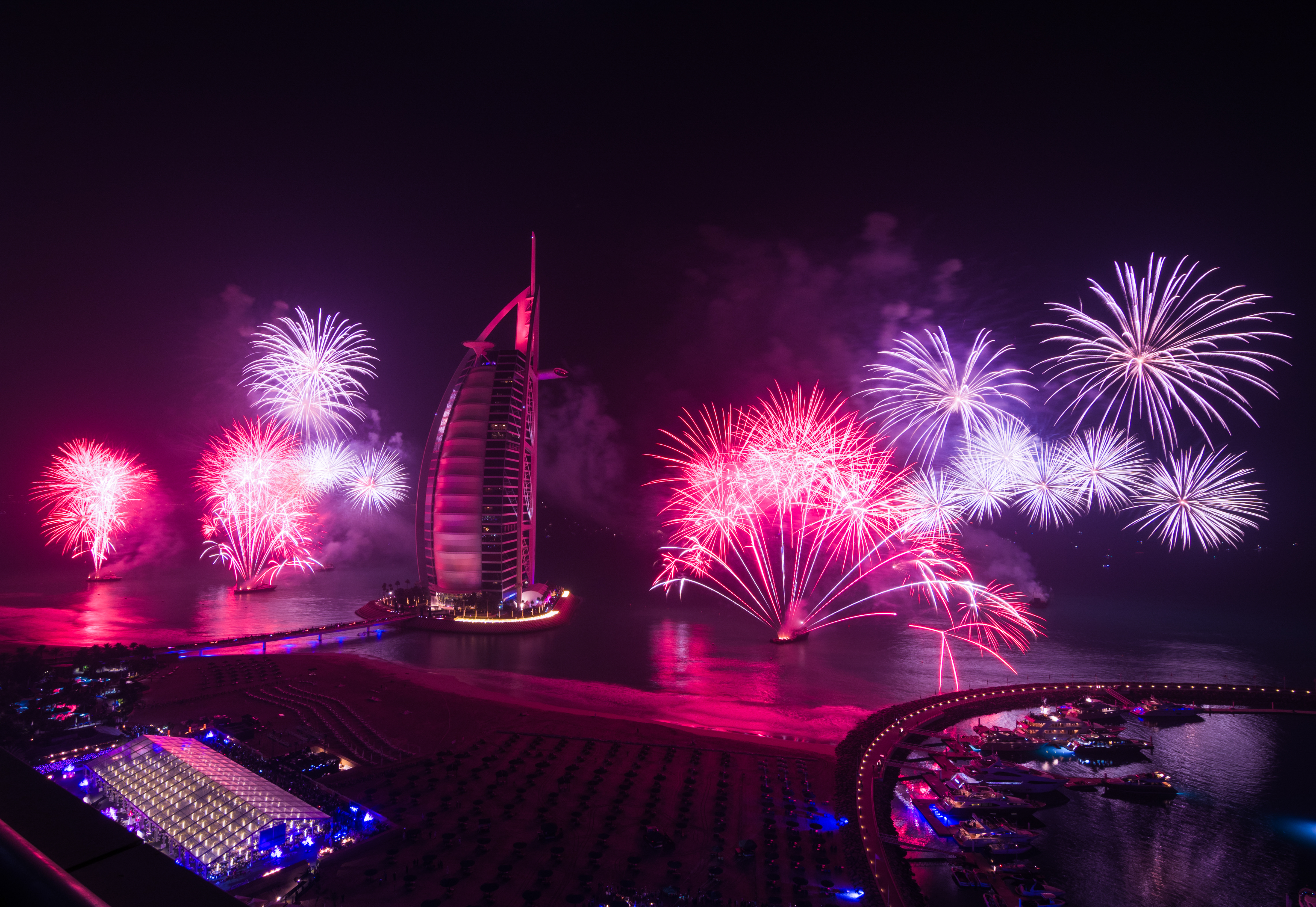 Marile orașe ale lumii care au anulat focurile de artificii și evenimentele publice pentru Anul Nou