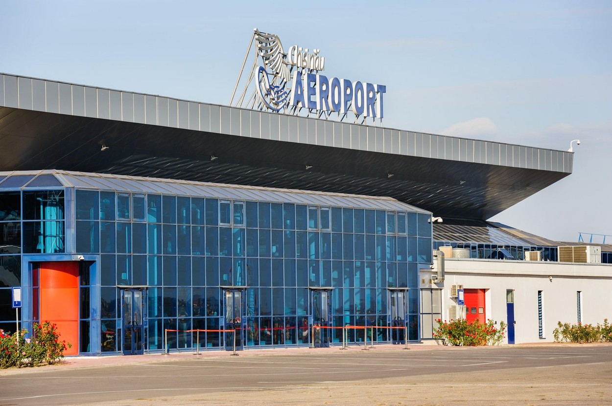 Bătaie între patru indivizi pe aeroportul din Chișinău. Care a fost motivul