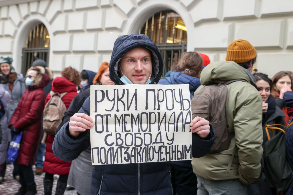 Un tribunal din Rusia a dispus închiderea celui mai vechi grup pentru drepturile omului din țară