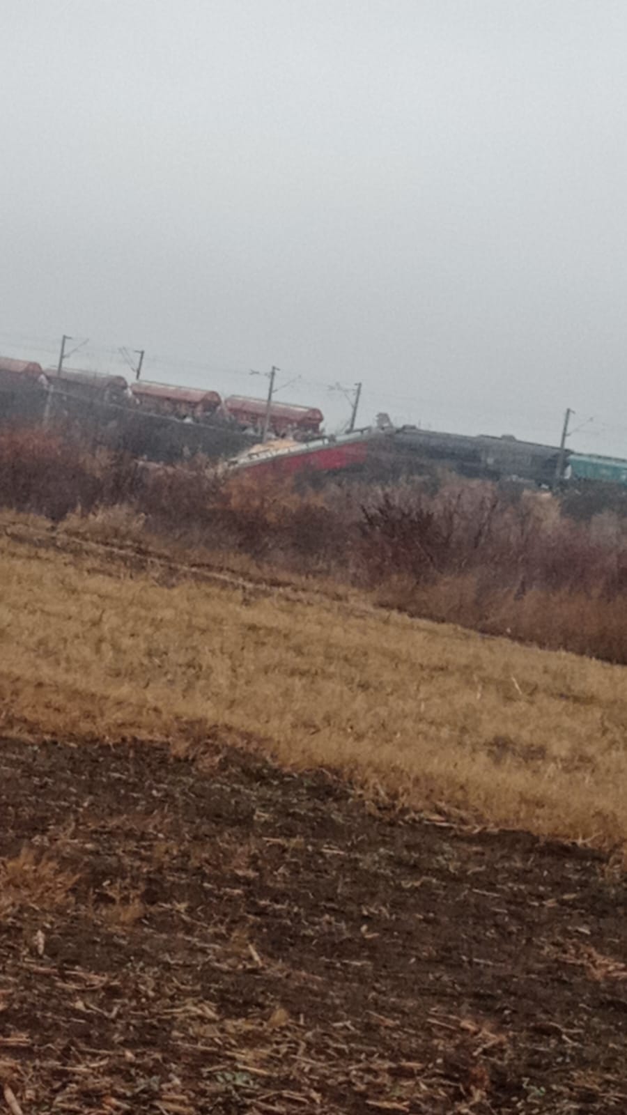 Două trenuri s-au ciocnit în Vrancea. Primele imagini de la locul accidentului. GALERIE FOTO - Imaginea 5