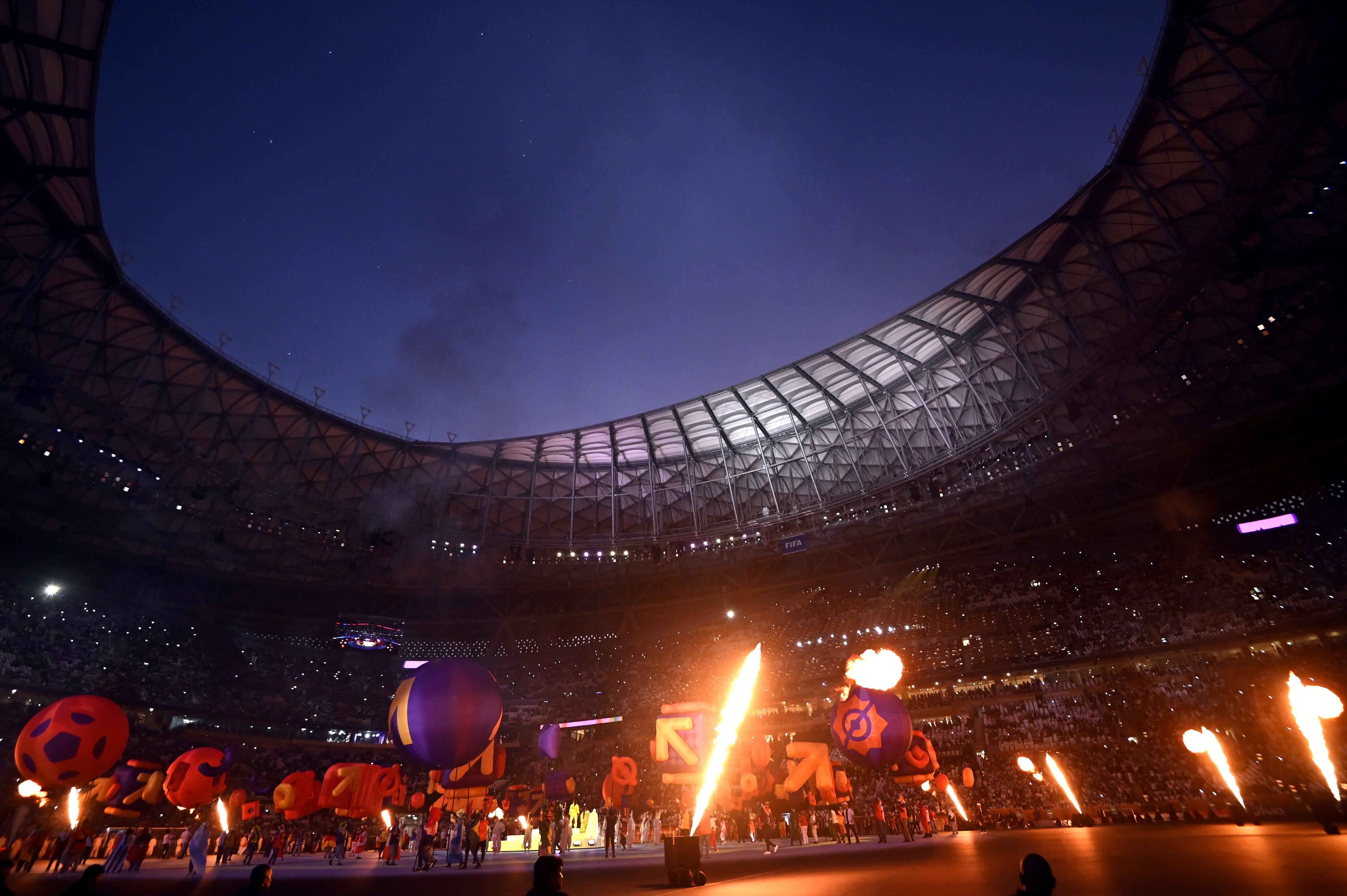Show total la ceremonia de închidere a Cupei Mondiale de fotbal 2022. Atmosferă de vis pe arena Lusail. GALERIE FOTO - Imaginea 2