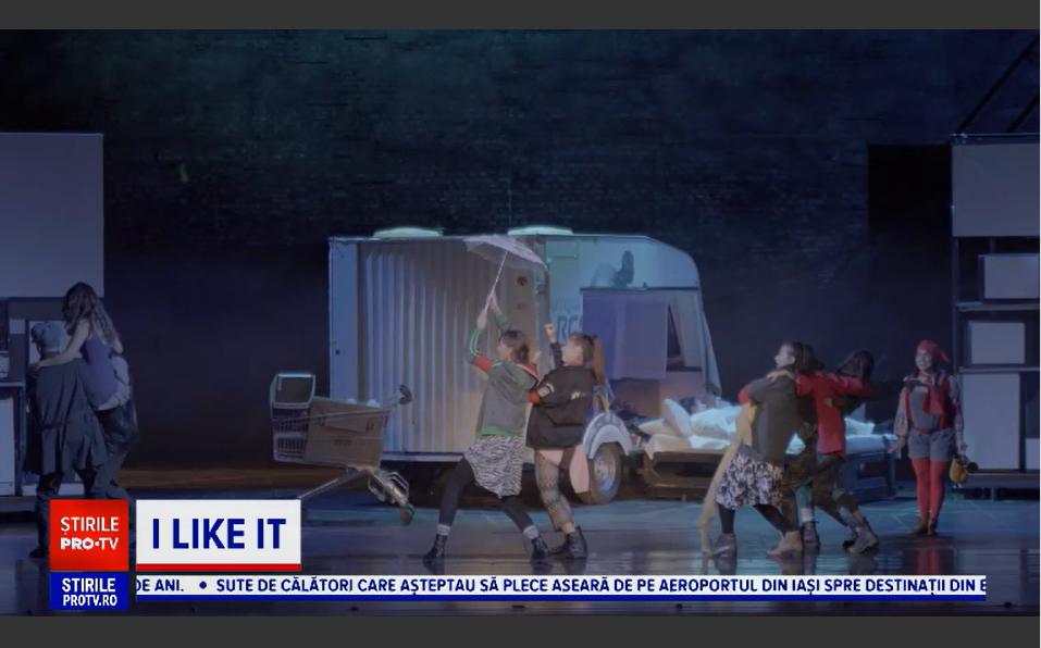 Primul spectacol de &rdquo;operă verde&rdquo; din Rom&acirc;nia. Revoluția din 1989, transpusă prin decoruri și costume 100% reciclate