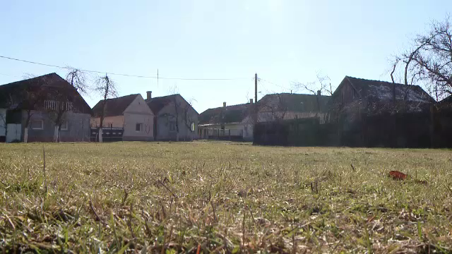 Cum arata singurul sat sub forma de cerc din Romania. Ministerul Culturii l-a declarat sit istoric - Imaginea 6