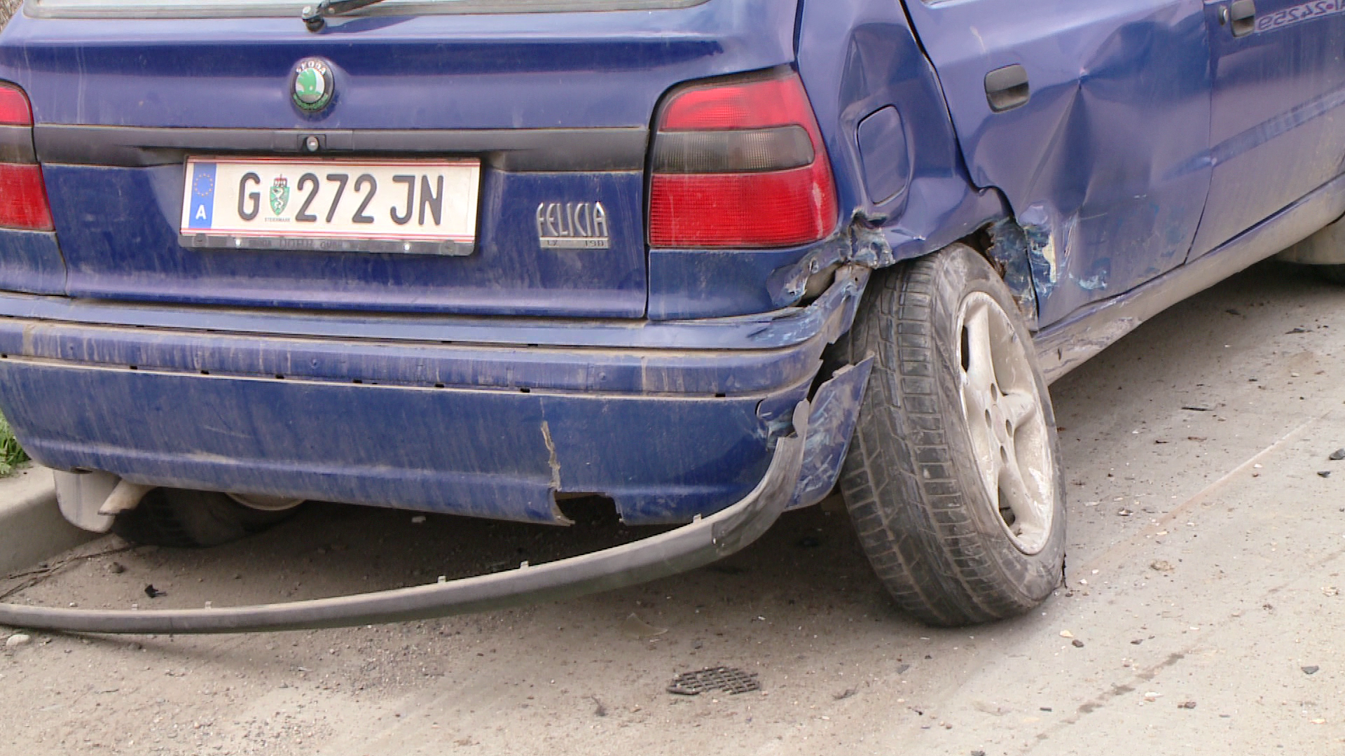 Accident pe Calea Sagului, la Timisoara. Trei masini s-au ciocnit violent, nici o persoana nu a fost ranita - Imaginea 3