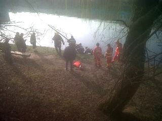 Descoperire macabra in centrul municipiului Oradea. Ce a vazut un angajat de la salubrizare pe raul Crisul Repede - Imaginea 1