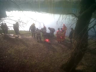 Descoperire macabra in centrul municipiului Oradea. Ce a vazut un angajat de la salubrizare pe raul Crisul Repede - Imaginea 2