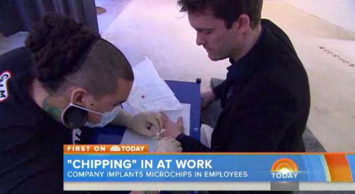 O companie din Suedia le implanteaza cipuri angajatilor pentru a avea acces la diverse servicii din cladire