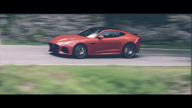 Salonul Auto de la Geneva. Jaguar prezinta masina cu motor V8 de cinci litri, care poate atinge 321 km/h