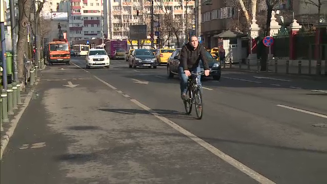 Nou marcaj rutier pe bulevardele din București, pentru bicicliști. Ce amenzi vor primi șoferii care nu țin cont de reguli