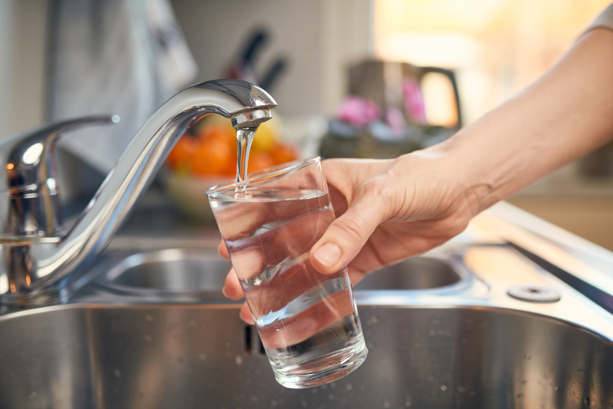 Scandal DSP - Apa Nova: limita de clor a apei de la robinet ar fi fost depășită de 5 ori