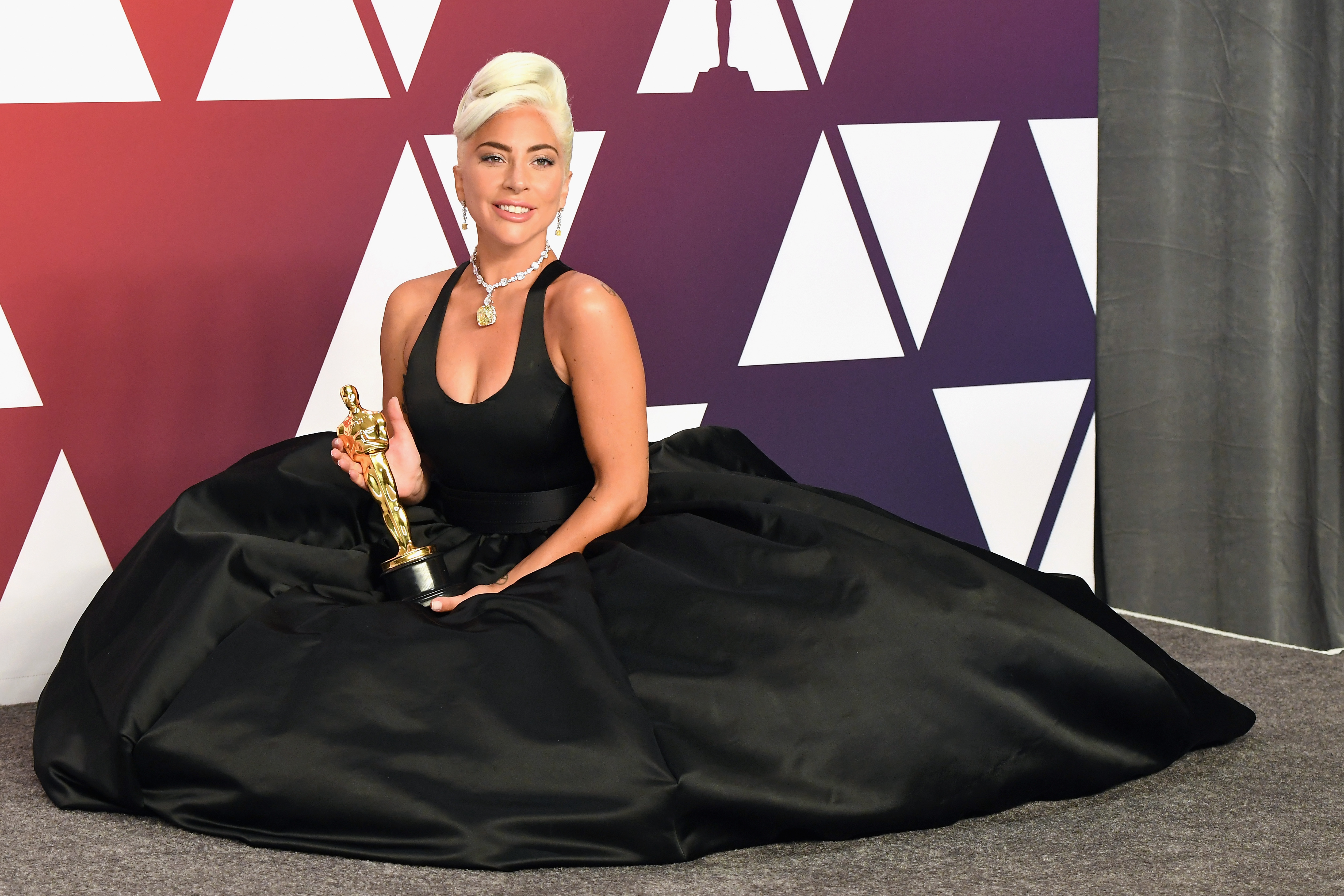 Lady Gaga, copleșită de emoții după ce a câștigat Oscarul