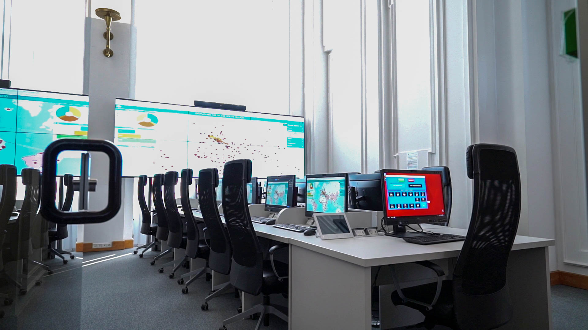 (P) SELEC deschide un nou Centru Operaţional şi îşi extinde portofoliul cu training-uri bazate pe Realitatea Virtuală