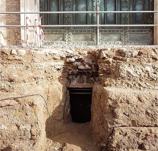 Mormântul legendarului Romulus, fondatorul Romei, a fost descoperit. GALERIE FOTO - Imaginea 1