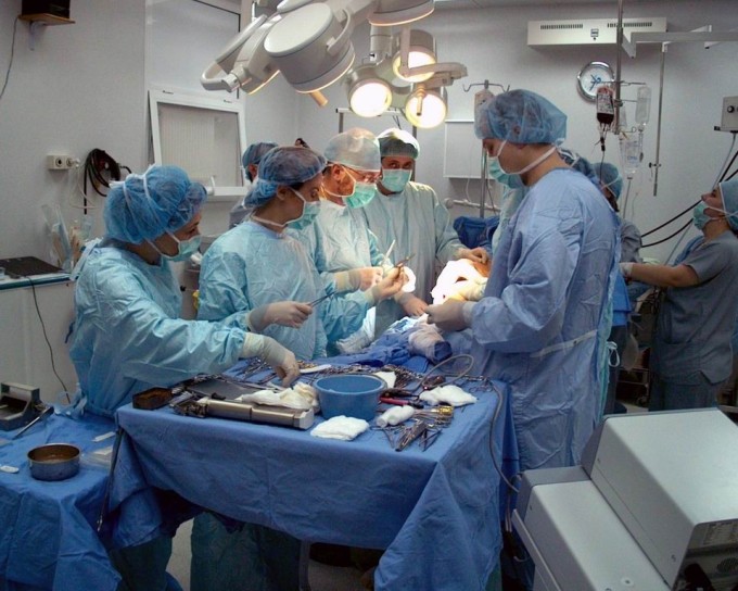 Primul transplant de inimă de la izbucnirea crizei sanitare în România, realizat cu succes la Târgu Mureș