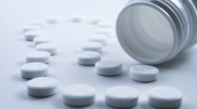Ibuprofen sau paracetamol: care funcționează mai bine împotriva variantei omicron a coronavirusului