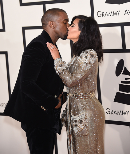 Kim Kardashian divorţează oficial de Kanye West, după aproape 7 ani de căsnicie - Imaginea 2