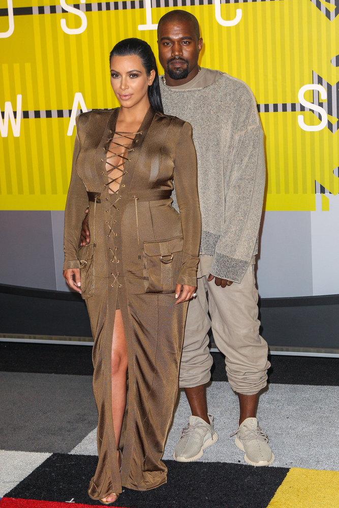 Kim Kardashian divorţează oficial de Kanye West, după aproape 7 ani de căsnicie - Imaginea 3