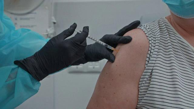O femeie de 36 de ani din Galați a suferit un șoc anafilactic în urma vaccinării cu serul Moderna