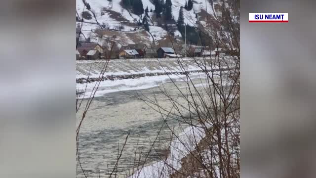 Au murit cei doi frați care s-au jucat pe gheață și au căzut în râul Bistrița