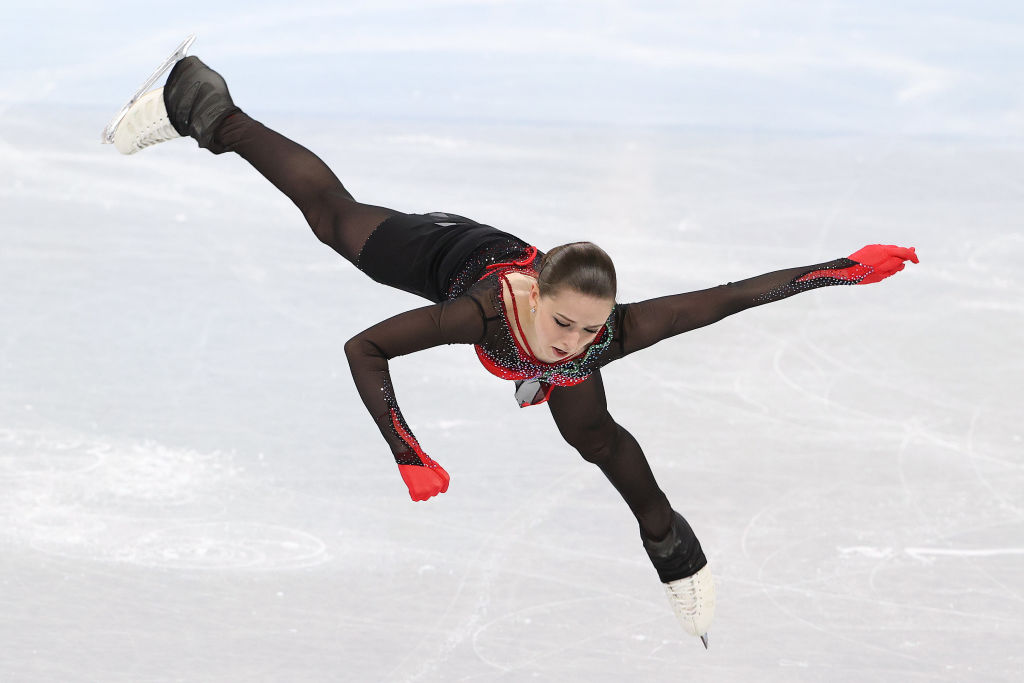 Kamila Valieva, prima patinatoare care a realizat o cvadruplă la Jocurile Olimpice, bănuită de dopaj