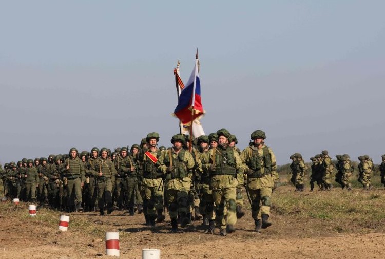 Raport zdrobitor între forțele militare ruse și ucrainene. Câți soldați ar putea fi implicați în cazul unui război