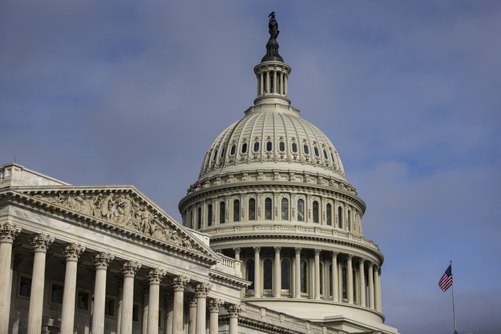 Congresul SUA amână temporar un shutdown guvernamental