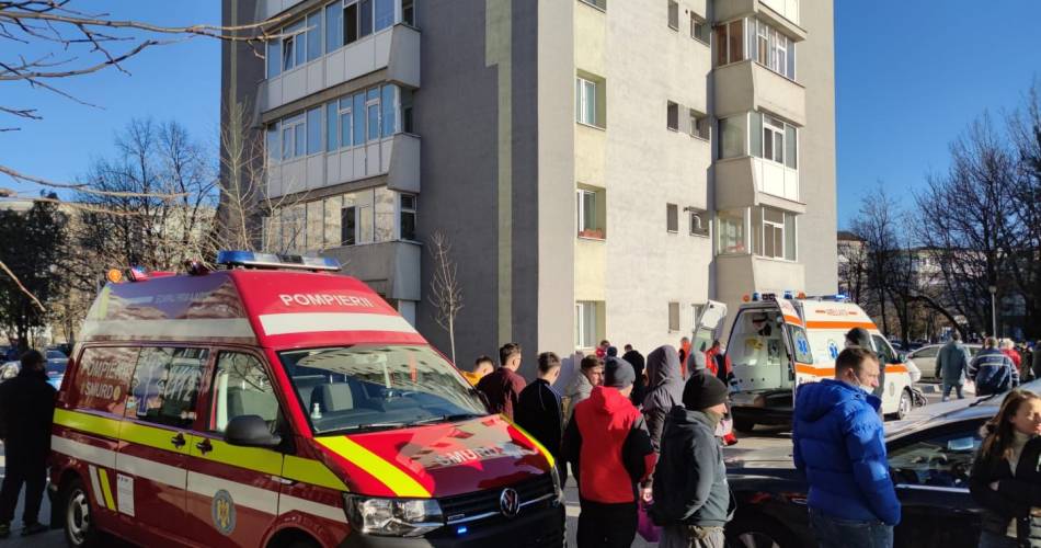 O tânără a murit după ce s-a aruncat de la etaj, în Slatina. „Cum să-ți lași tu copilul?!”