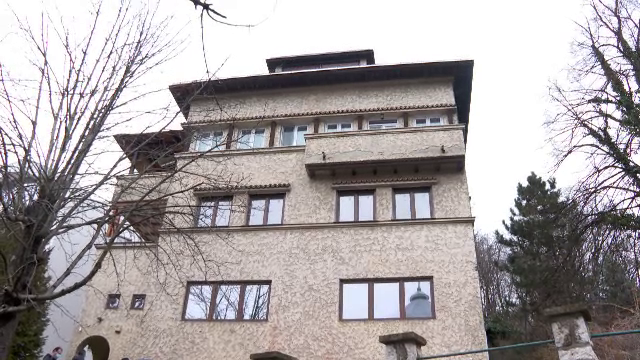 Ce a strigat un bărbat din Brașov înainte să se arunce de la geam. Un vecin l-a rugat să nu sară