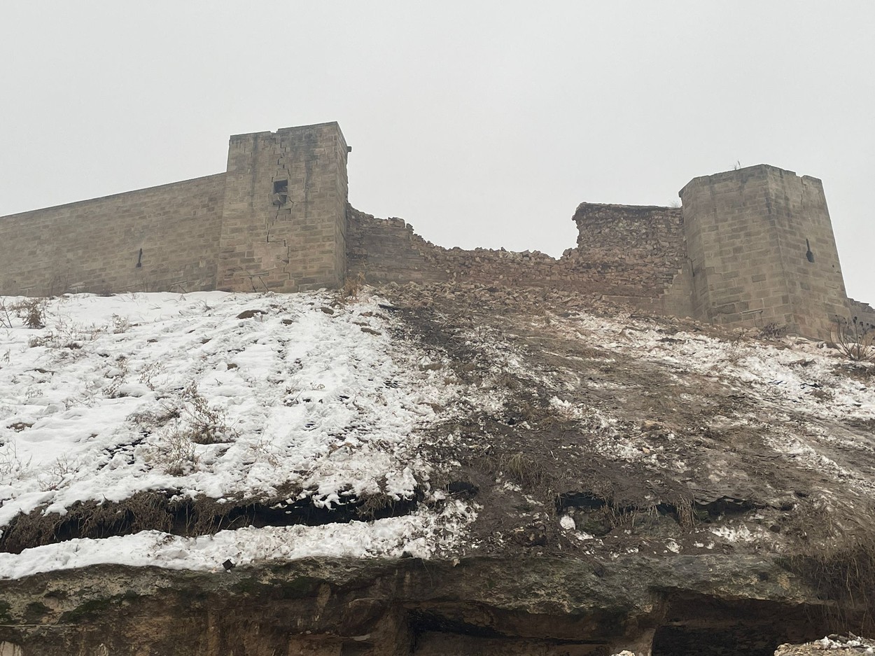 Un castel construit acum peste 2.200 ani a fost distrus de cutremurul din Turcia. GALERIE FOTO și VIDEO - Imaginea 5