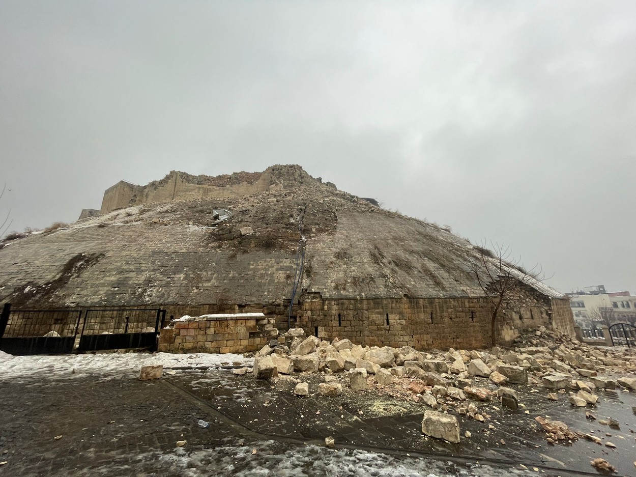 Un castel construit acum peste 2.200 ani a fost distrus de cutremurul din Turcia. GALERIE FOTO și VIDEO - Imaginea 6