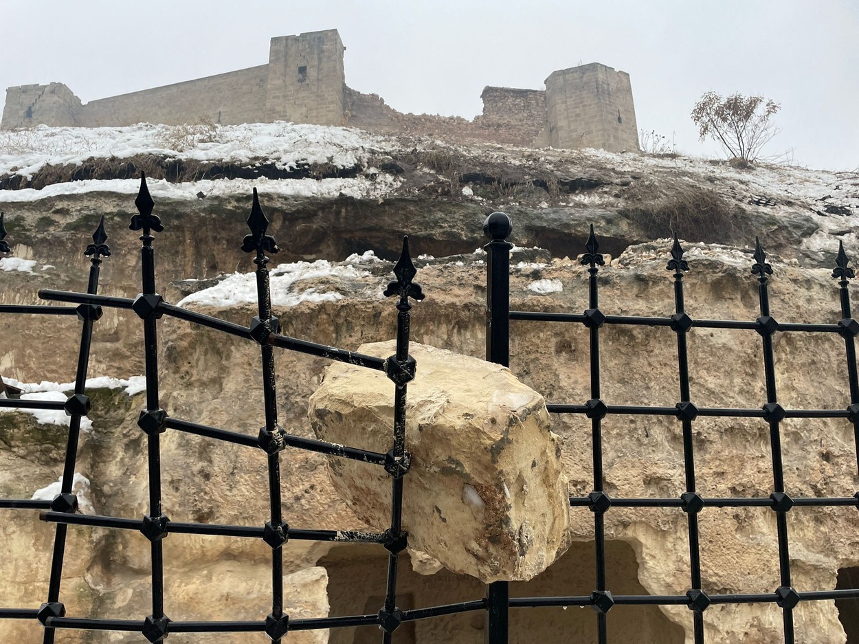 Un castel construit acum peste 2.200 ani a fost distrus de cutremurul din Turcia. GALERIE FOTO și VIDEO - Imaginea 8