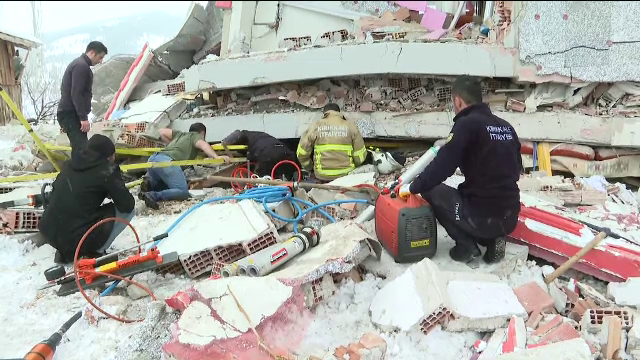 Cutremure devastatoare în Turcia și Siria. Peste 7.300 de morți și zeci de mii de răniți. GALERIE FOTO și VIDEO - Imaginea 24